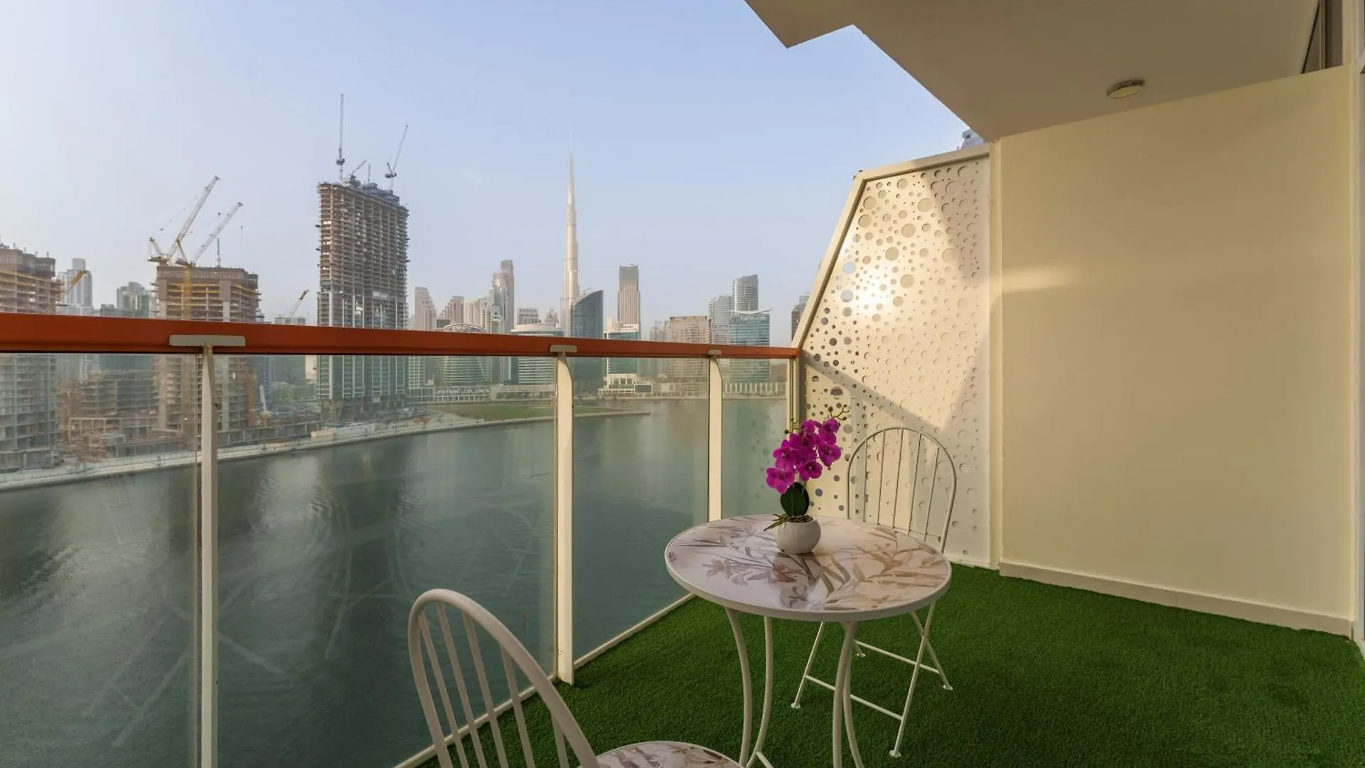 Apartment In Business Bay With Stunning Views Of Burj Khalifa & Canal Dubai