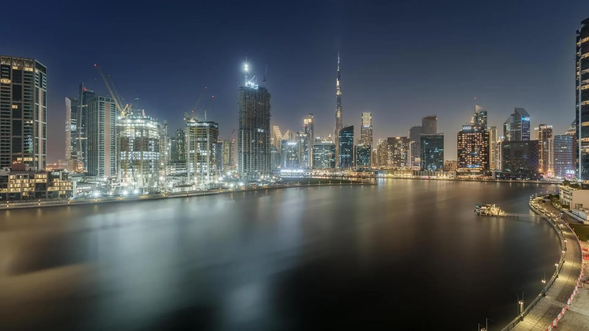 Apartment In Business Bay With Stunning Views Of Burj Khalifa & Canal Dubai United Arab Emirates