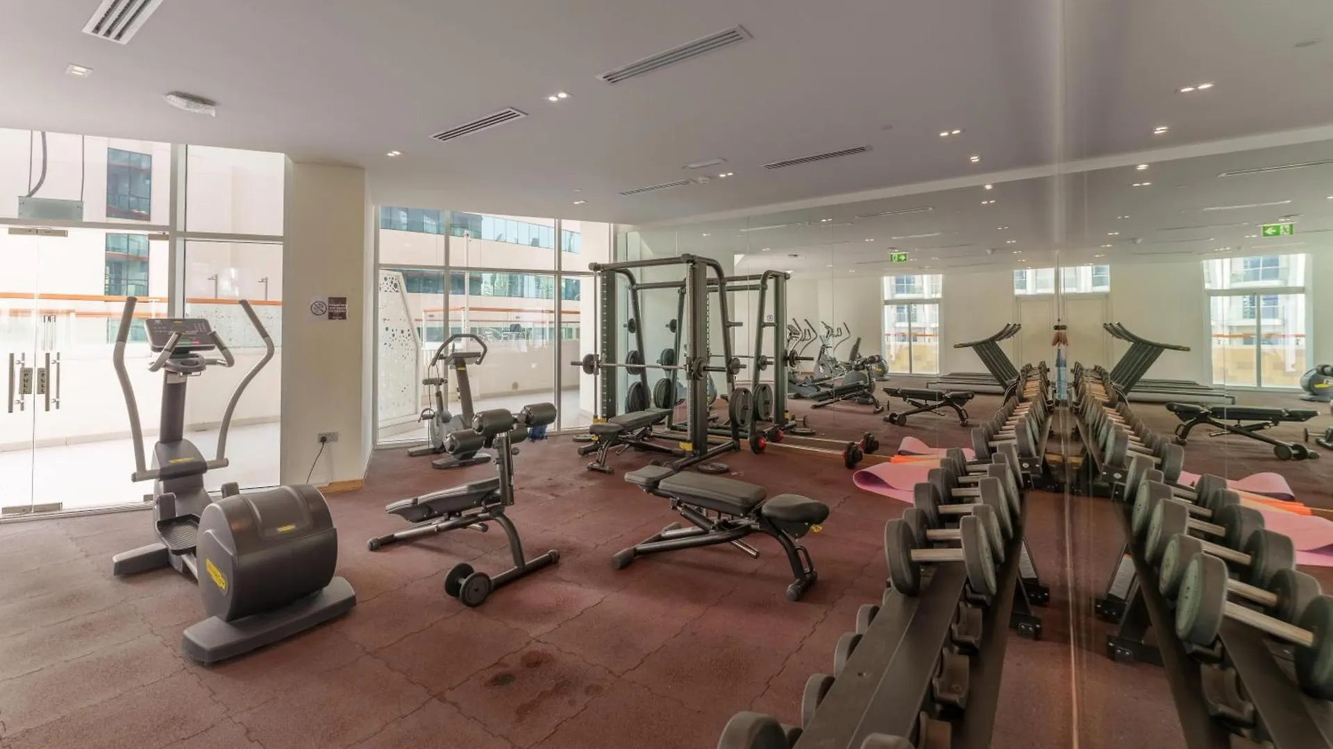 Apartment In Business Bay With Stunning Views Of Burj Khalifa & Canal Dubai